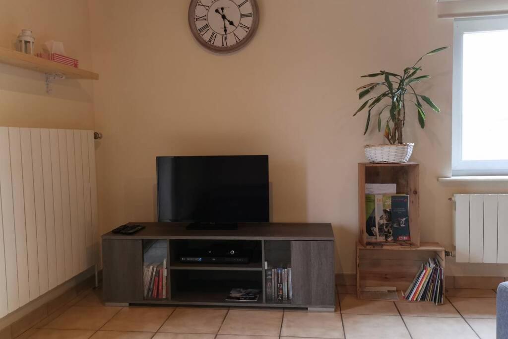 Ferienwohnung Lo'Ree Des Pres Grandrieu Exterior foto